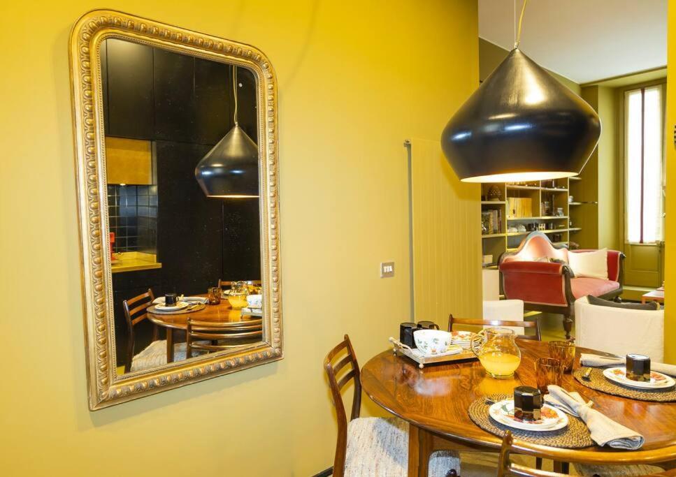 Luxury Bohemian With Private Garden In Appartement Milan